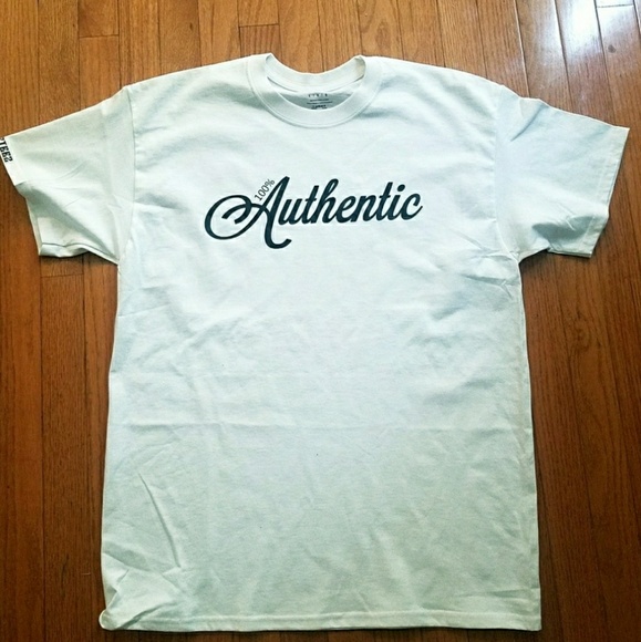 "100% Authentic" Brand new tee. - Picture 2 of 3